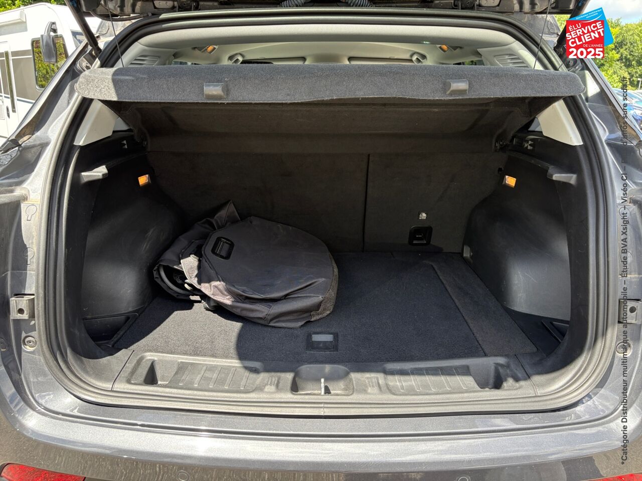 Véhicule d'occasion JEEP COMPASS 1.3 GSE T4 190CH BROOKLYN EDITION 4XE PHEV AT6 chez Opel Besançon