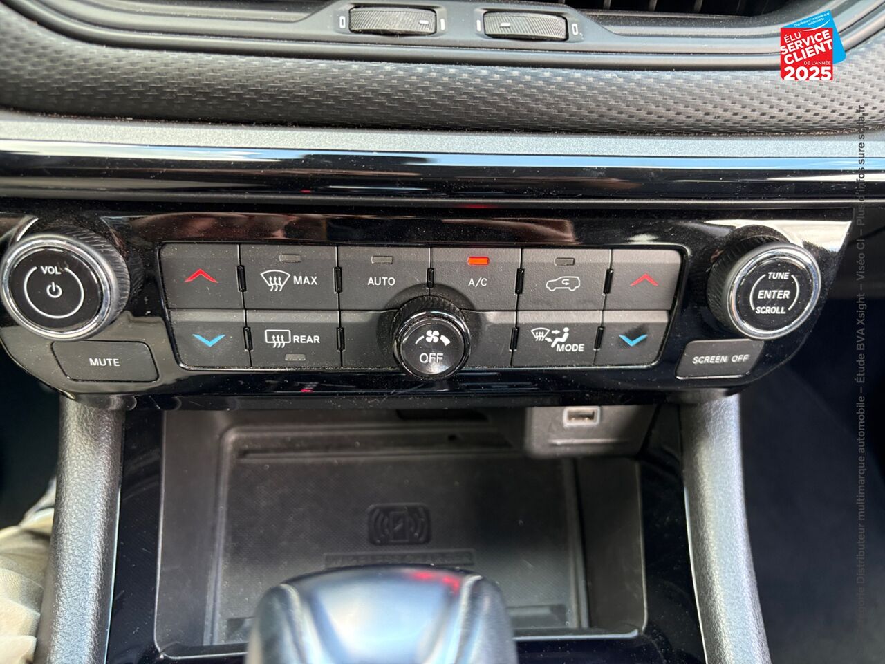 Véhicule d'occasion JEEP COMPASS 1.3 GSE T4 190CH BROOKLYN EDITION 4XE PHEV AT6 chez Opel Besançon