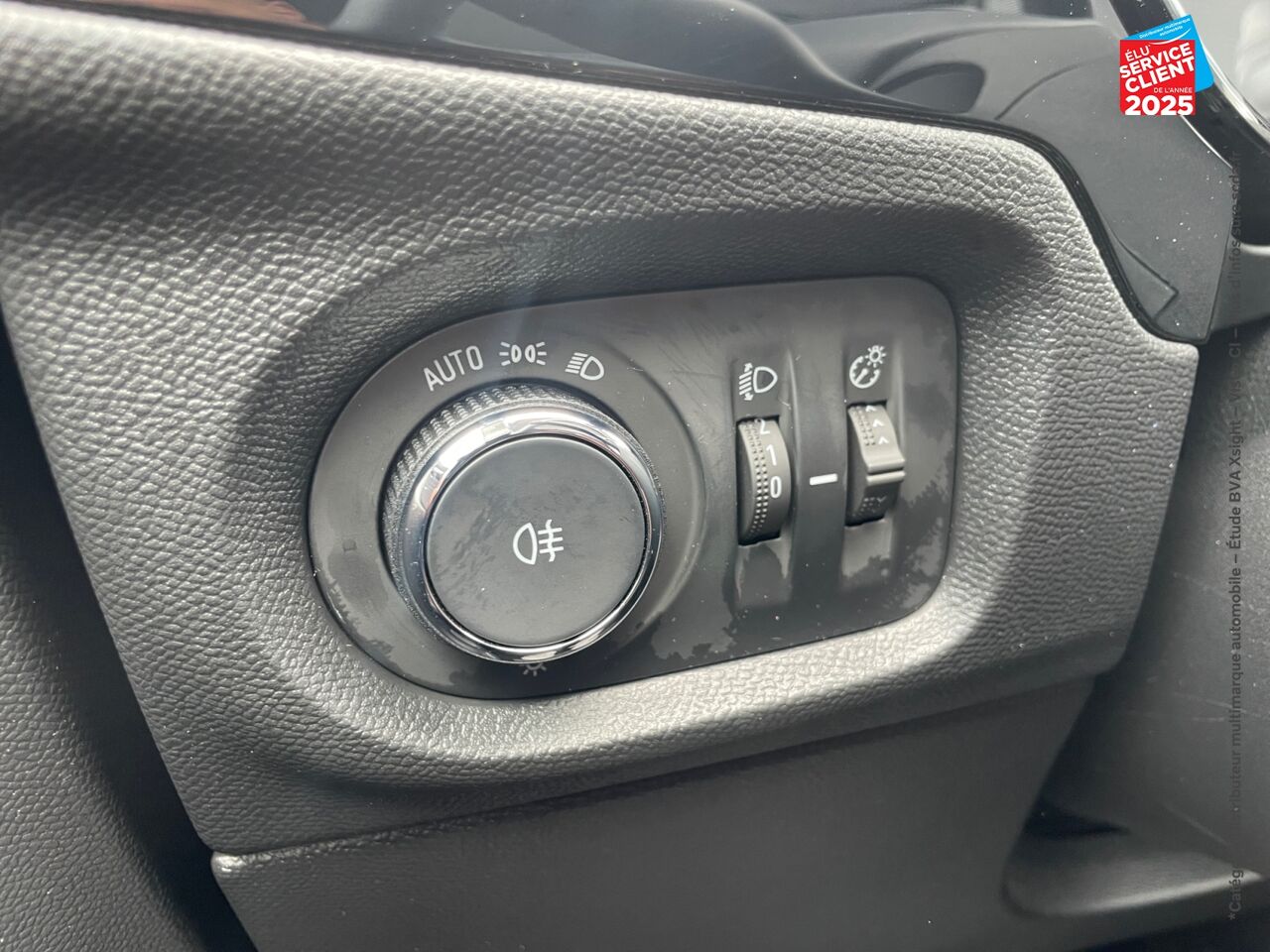 Véhicule d'occasion OPEL CORSA 1.2 75CH ELEGANCE BUSINESS GPS CARPLAY chez Le Veodrome