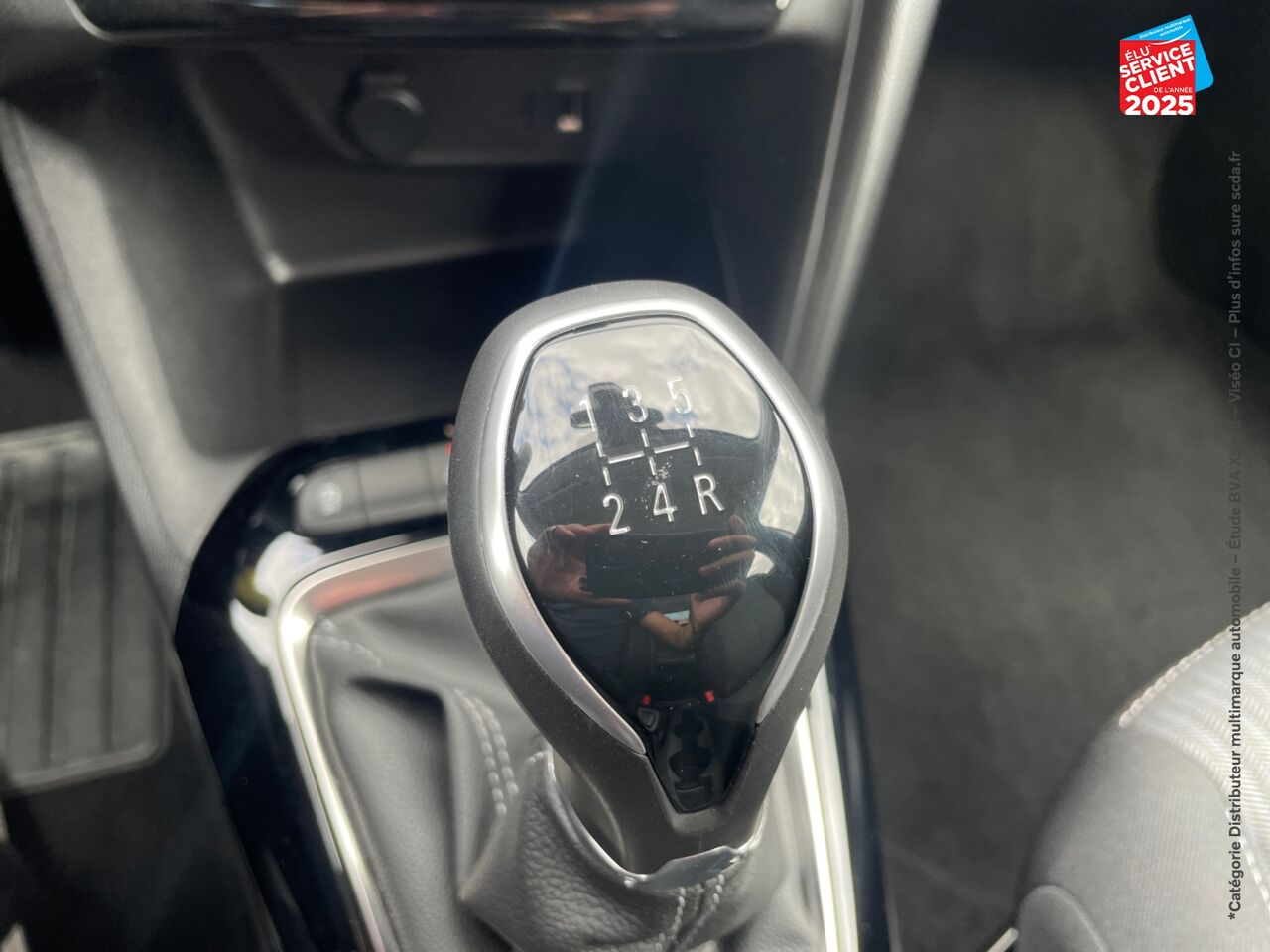 Véhicule d'occasion OPEL CORSA 1.2 75CH ELEGANCE BUSINESS GPS CARPLAY chez Le Veodrome