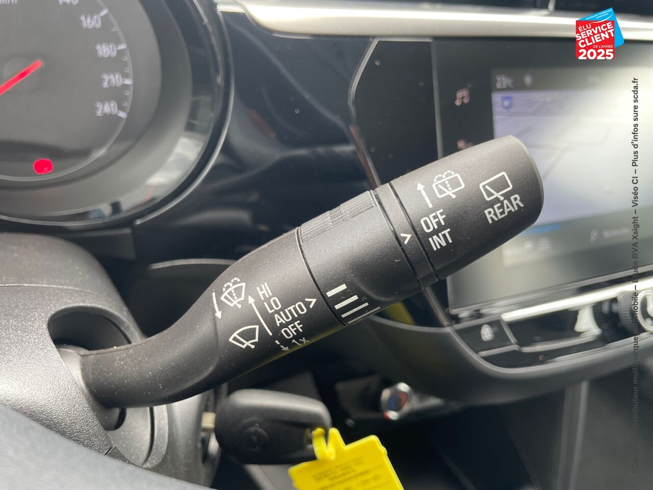 Véhicule d'occasion OPEL CORSA 1.2 75CH ELEGANCE BUSINESS GPS CARPLAY chez Le Veodrome