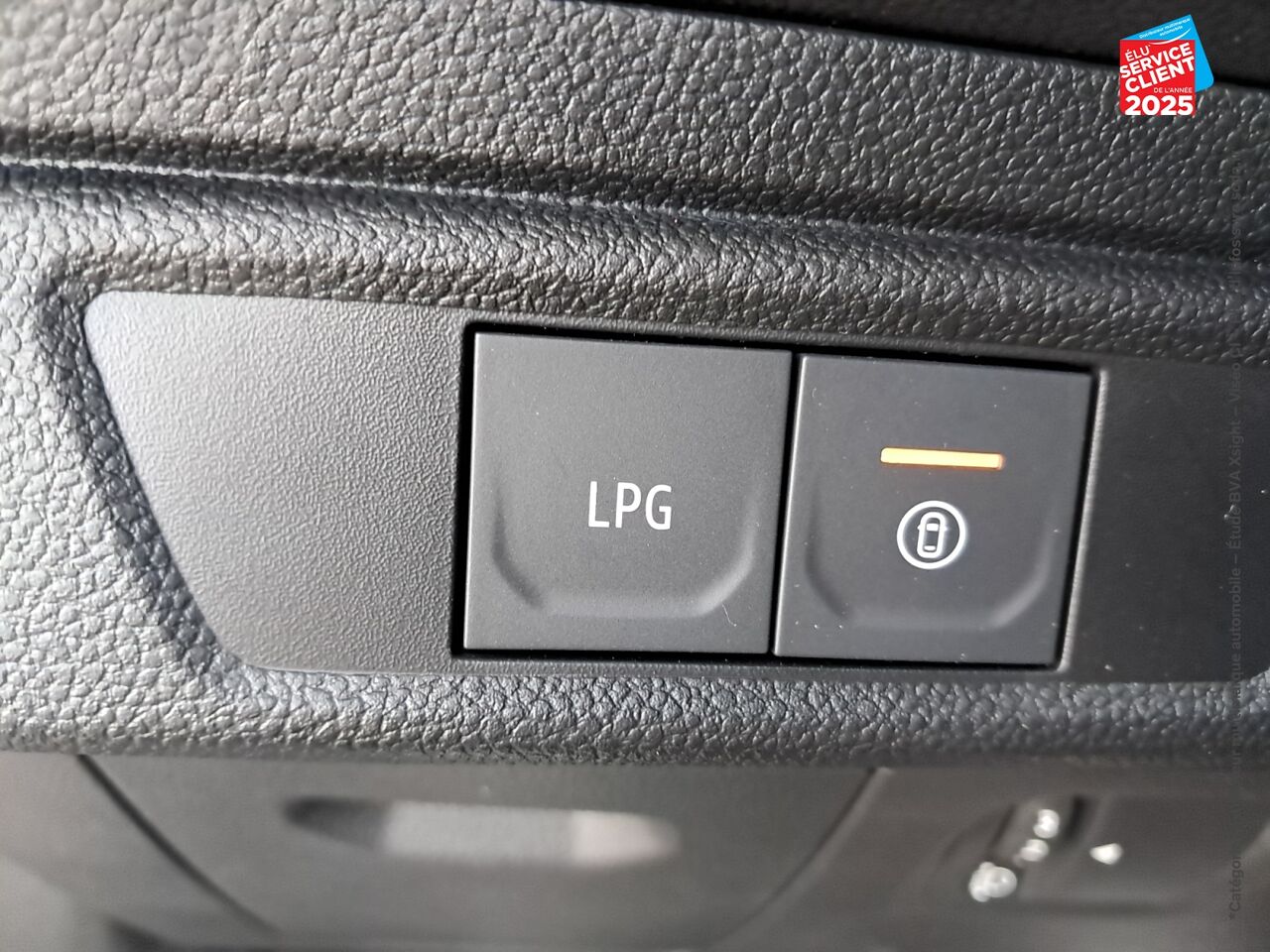 Véhicule d'occasion DACIA JOGGER 1.0 ECO-G 100CH EXTREME+ 7 PLACES -24 CAMERA CARPLAY chez Renault Colmar