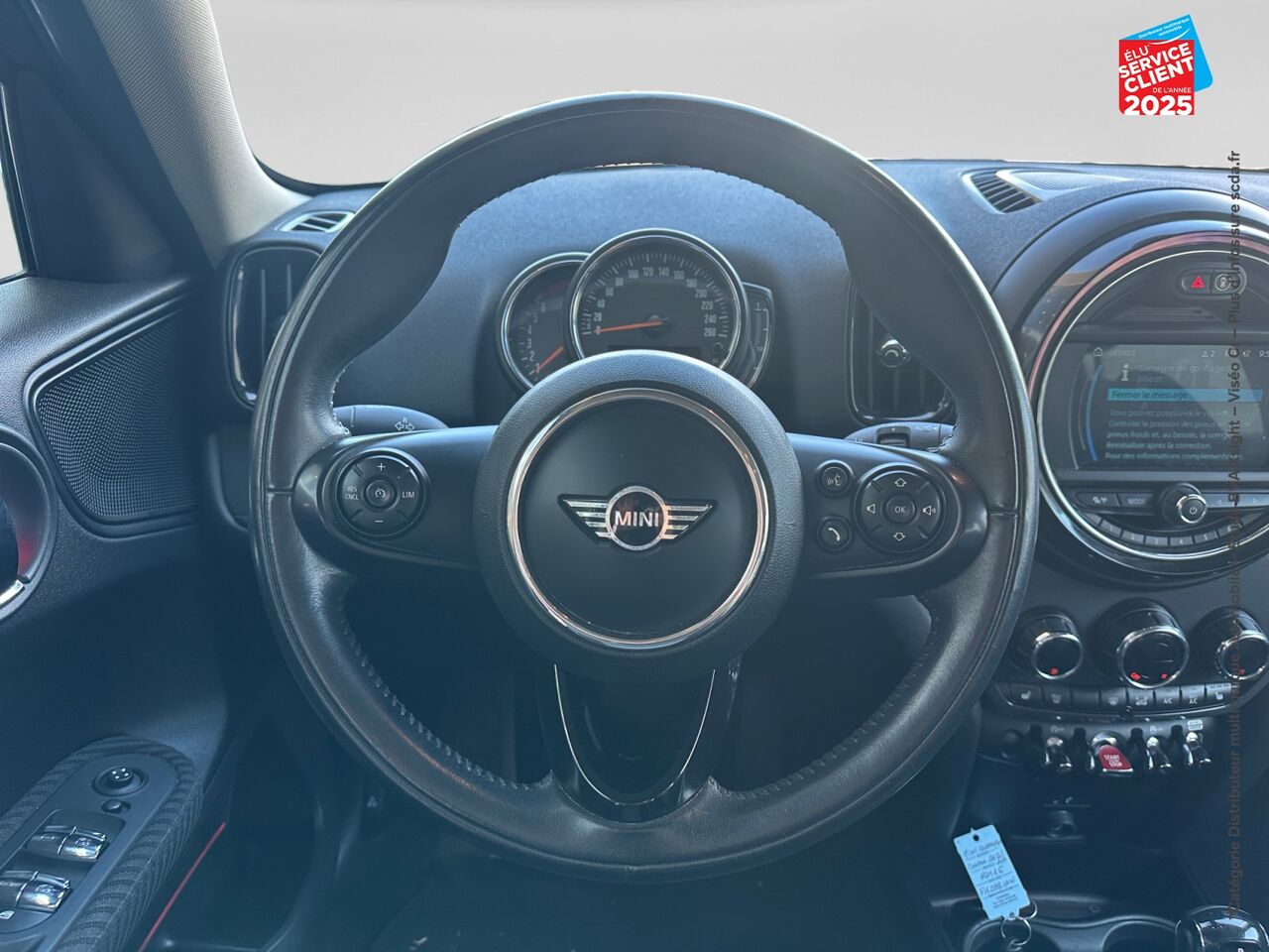 Véhicule d'occasion MINI COUNTRYMAN COOPER 136CH CHILI BVA chez MINI Lons-Le-Saunier