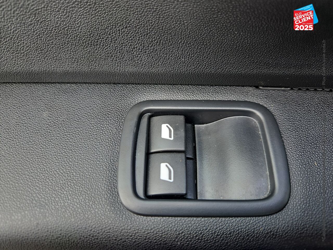 Véhicule d'occasion CITROEN C3 1.5 BLUEHDI 100CH S/S C-SERIES E6.D GPS RADAR AR CARPLAY chez Le Veodrome