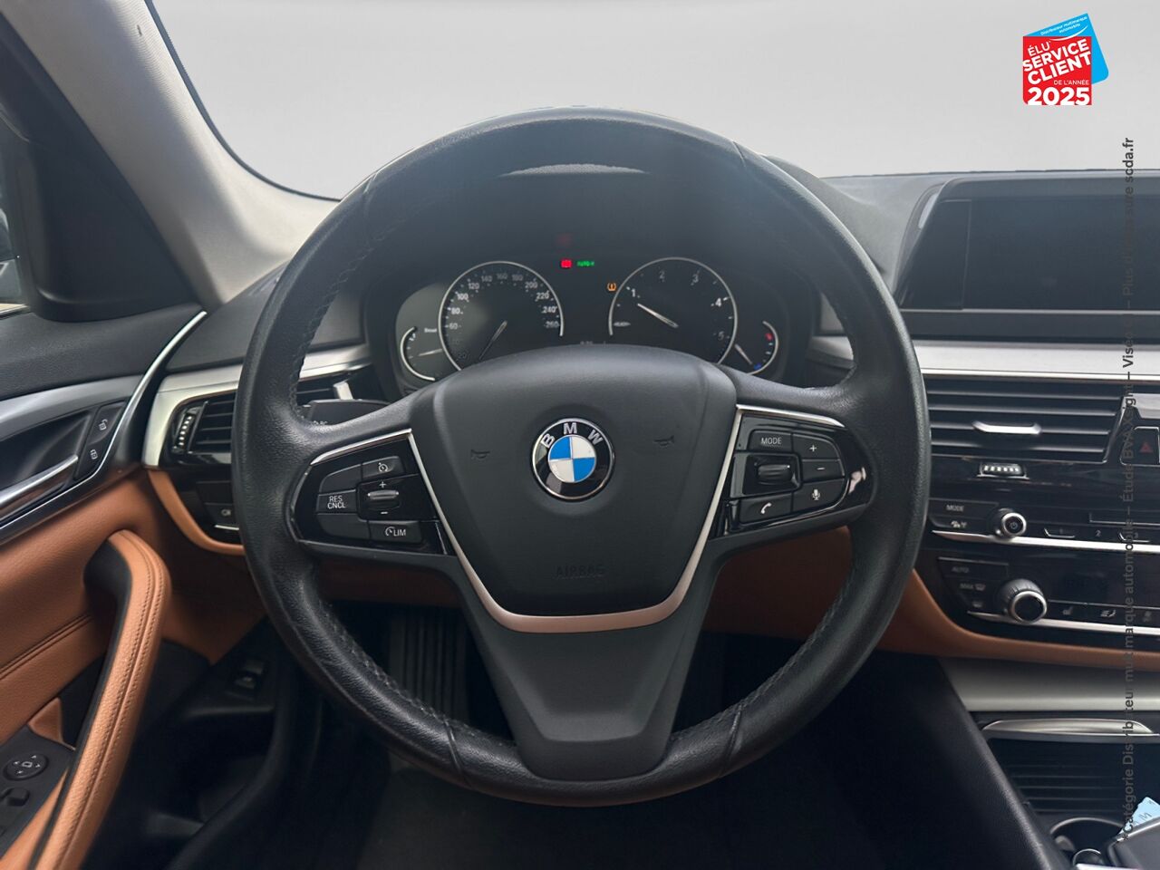 Véhicule d'occasion BMW SERIE 5 TOURING 520DA 190CH LUXURY chez Peugeot Hirson