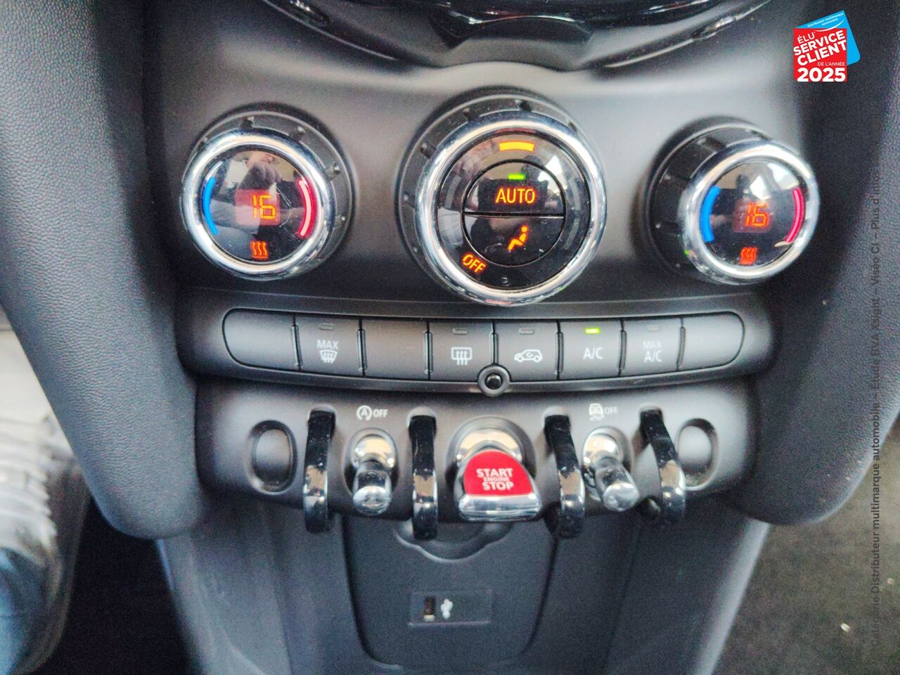 Véhicule d'occasion MINI MINI 5 PORTES COOPER 136CH CHILI BVA7 GPS chez BMW Dole