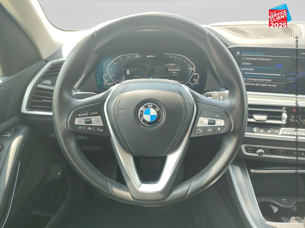 Véhicule d'occasion BMW X5 XDRIVE45E 394CH LOUNGE 17CV SIEGES CUIR GPS CARPLAY chez Lexus Metz
