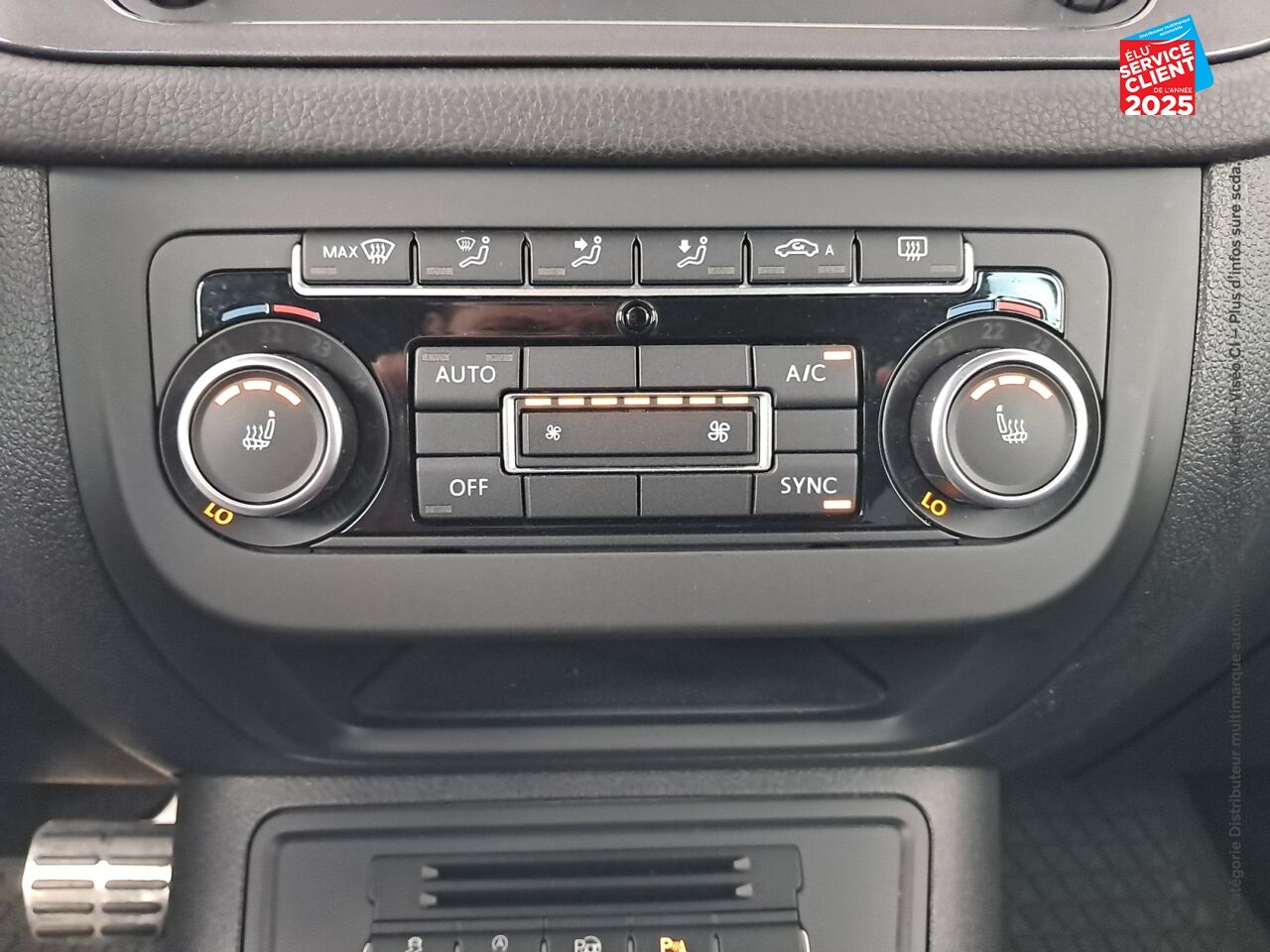 Véhicule d'occasion VOLKSWAGEN TIGUAN 2.0 TDI 140CH BLUEMOTION TECHNOLOGY FAP CARAT 4MOTION DSG7 SIEGES CUIR GPS CAMERA chez Primocar