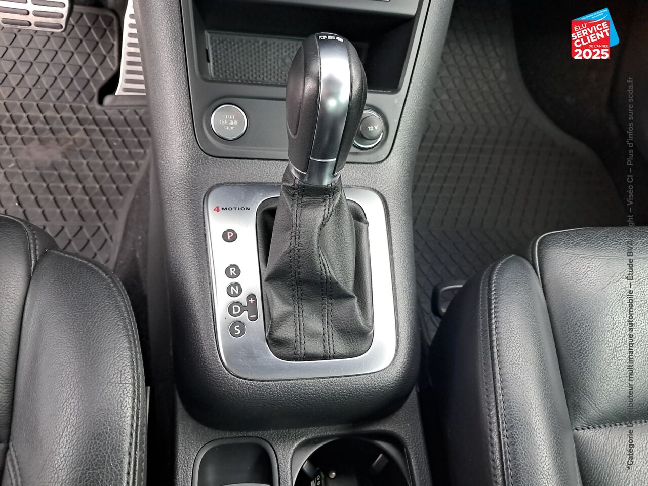 Véhicule d'occasion VOLKSWAGEN TIGUAN 2.0 TDI 140CH BLUEMOTION TECHNOLOGY FAP CARAT 4MOTION DSG7 SIEGES CUIR GPS CAMERA chez Primocar