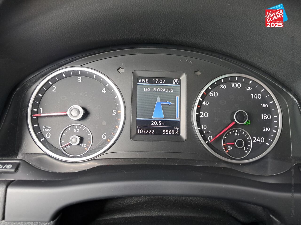 Véhicule d'occasion VOLKSWAGEN TIGUAN 2.0 TDI 140CH BLUEMOTION TECHNOLOGY FAP CARAT 4MOTION DSG7 SIEGES CUIR GPS CAMERA chez Primocar