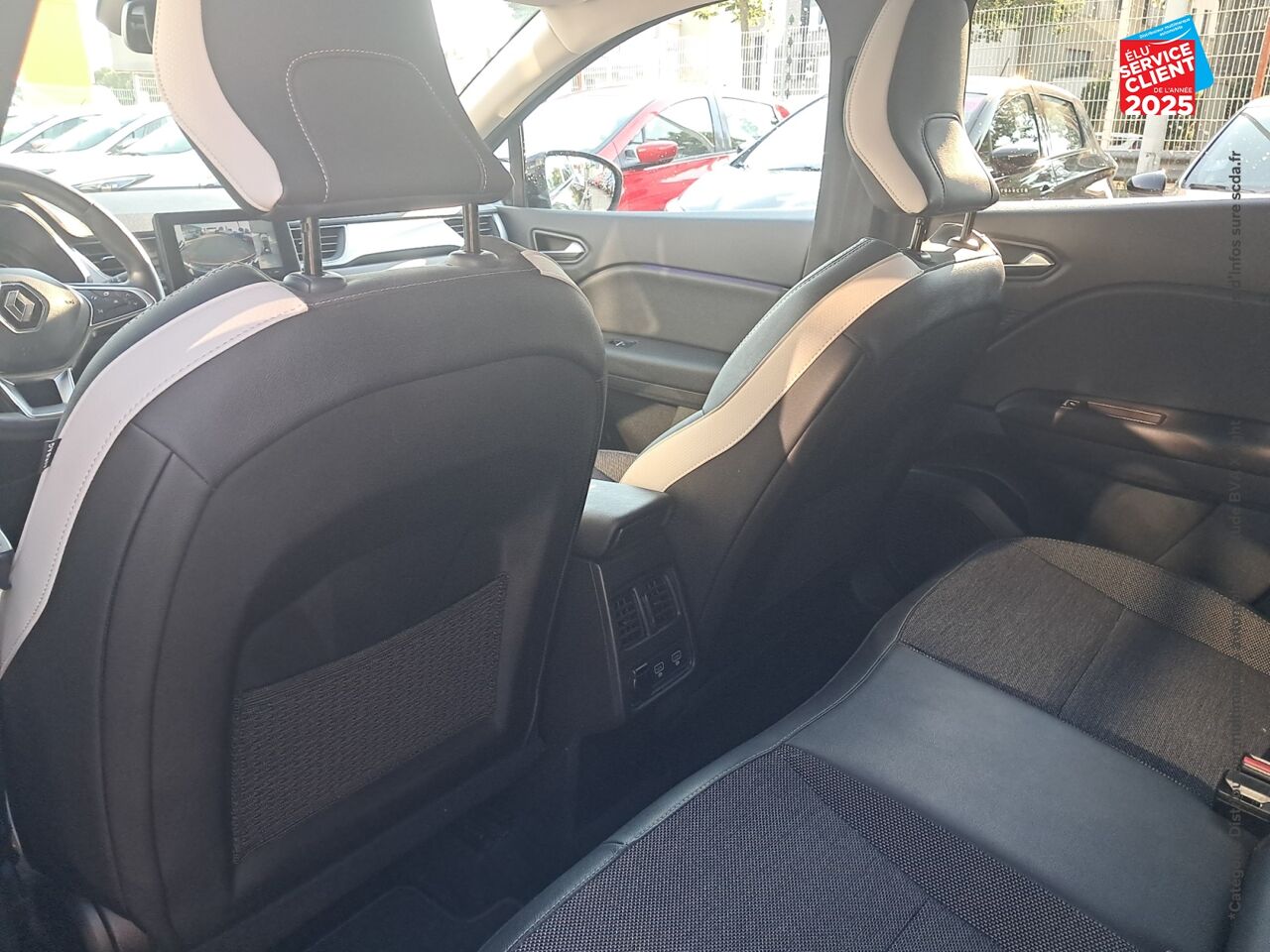 Véhicule d'occasion RENAULT CAPTUR 1.3 TCE 140CH FAP INTENS EDC -21 chez Opel Bar le Duc