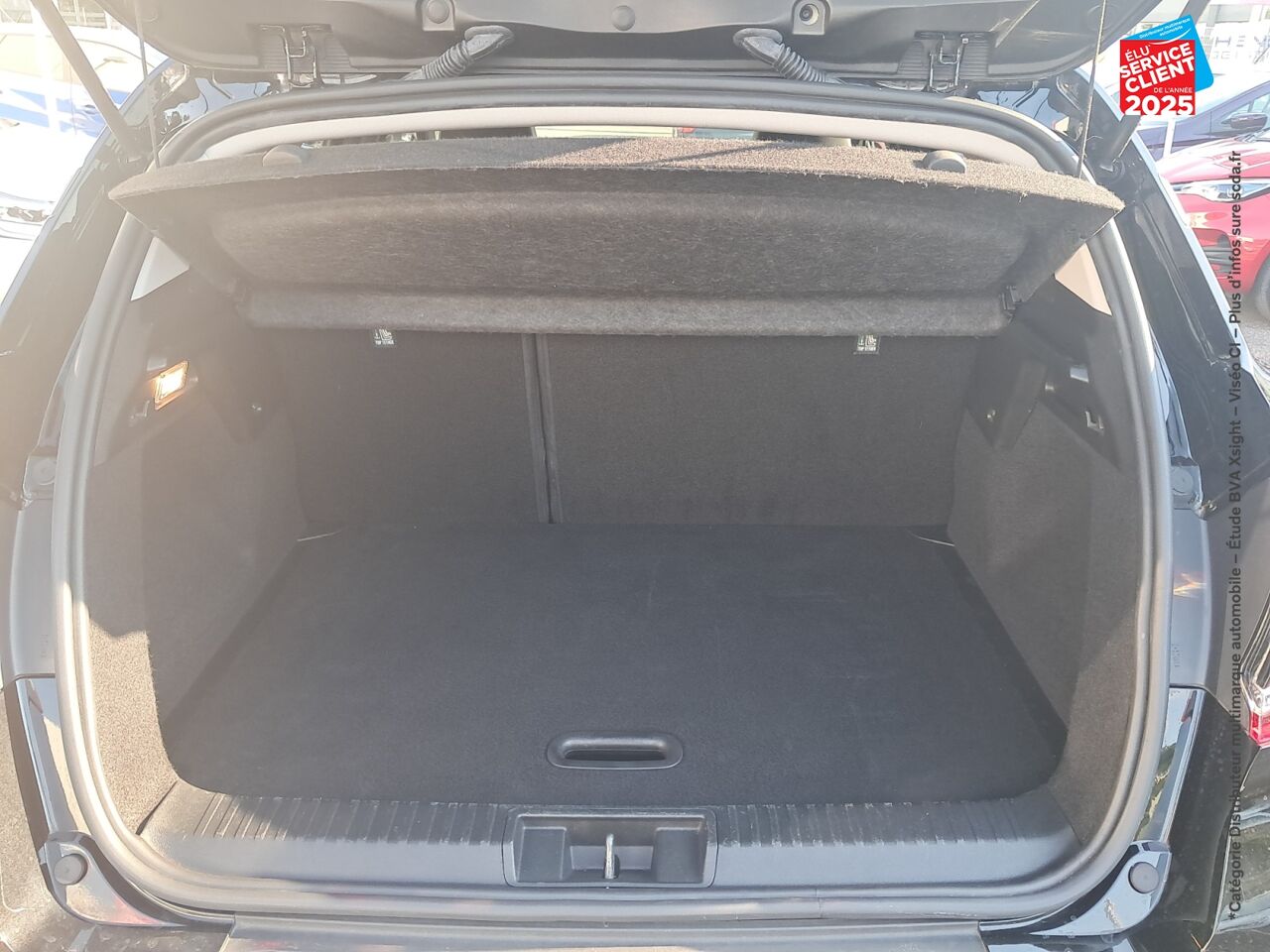 Véhicule d'occasion RENAULT CAPTUR 1.3 TCE 140CH FAP INTENS EDC -21 chez Opel Bar le Duc