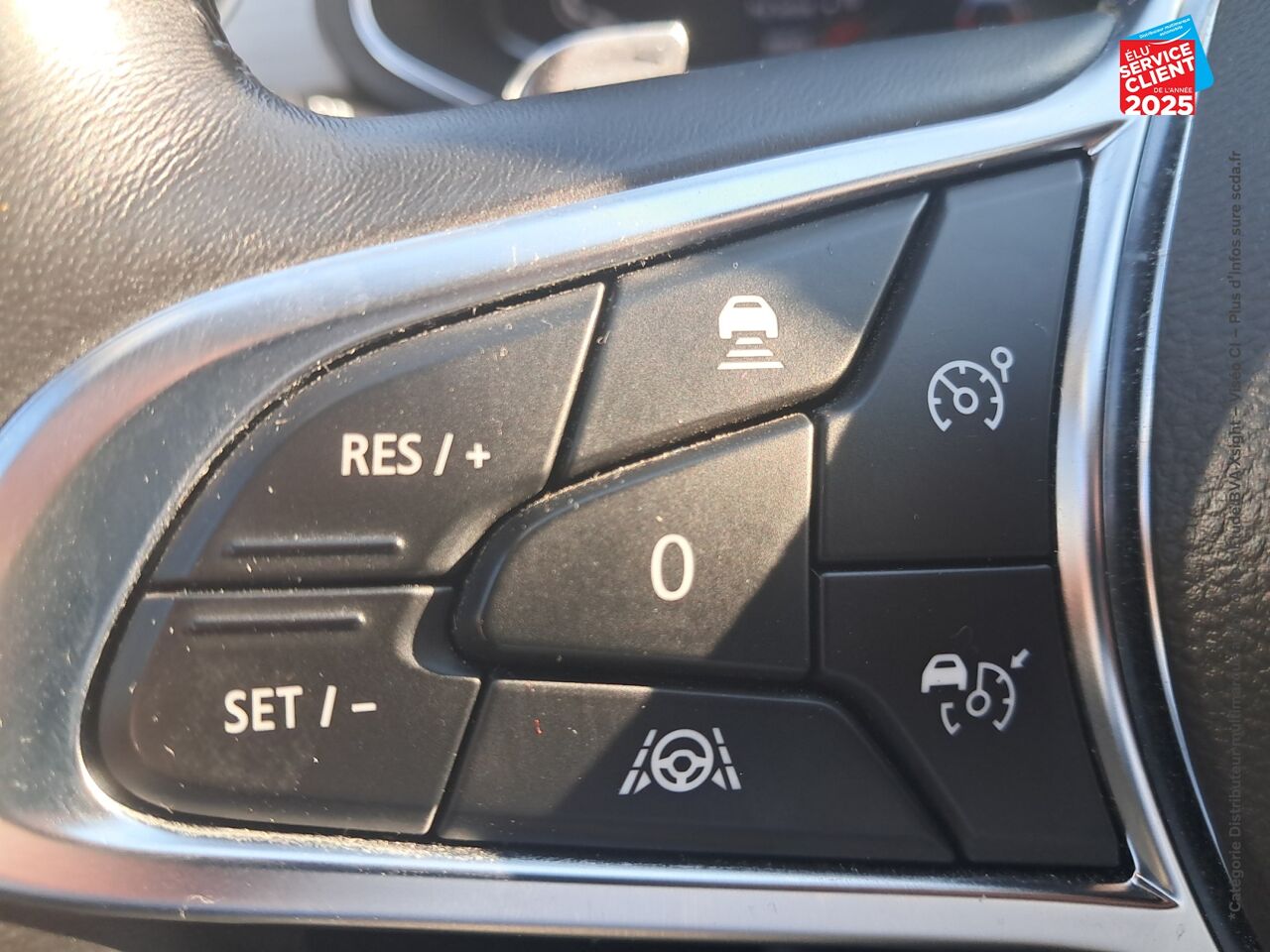 Véhicule d'occasion RENAULT CAPTUR 1.3 TCE 140CH FAP INTENS EDC -21 chez Opel Bar le Duc