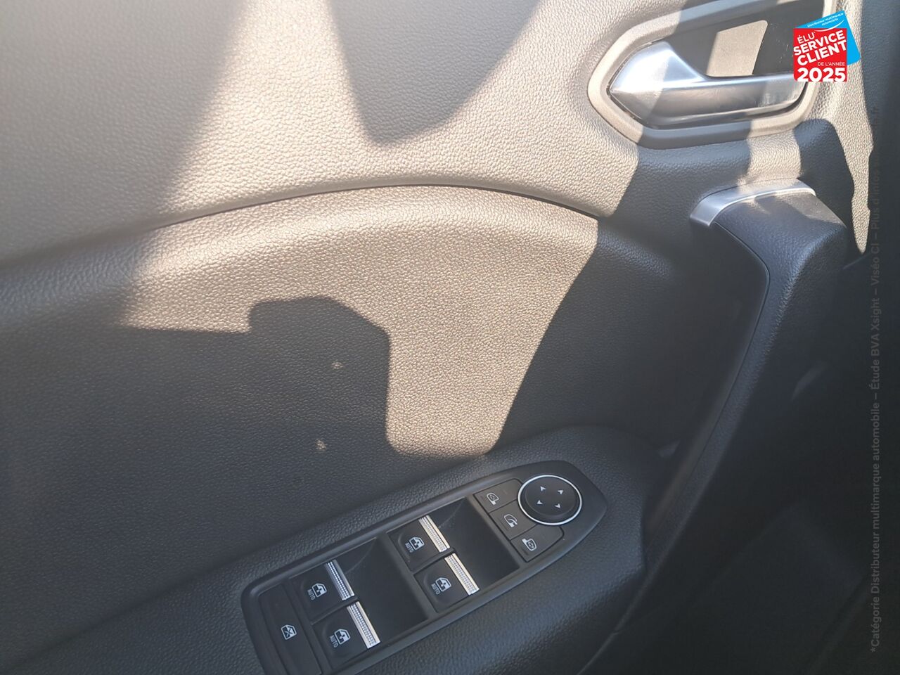 Véhicule d'occasion RENAULT CAPTUR 1.3 TCE 140CH FAP INTENS EDC -21 chez Opel Bar le Duc