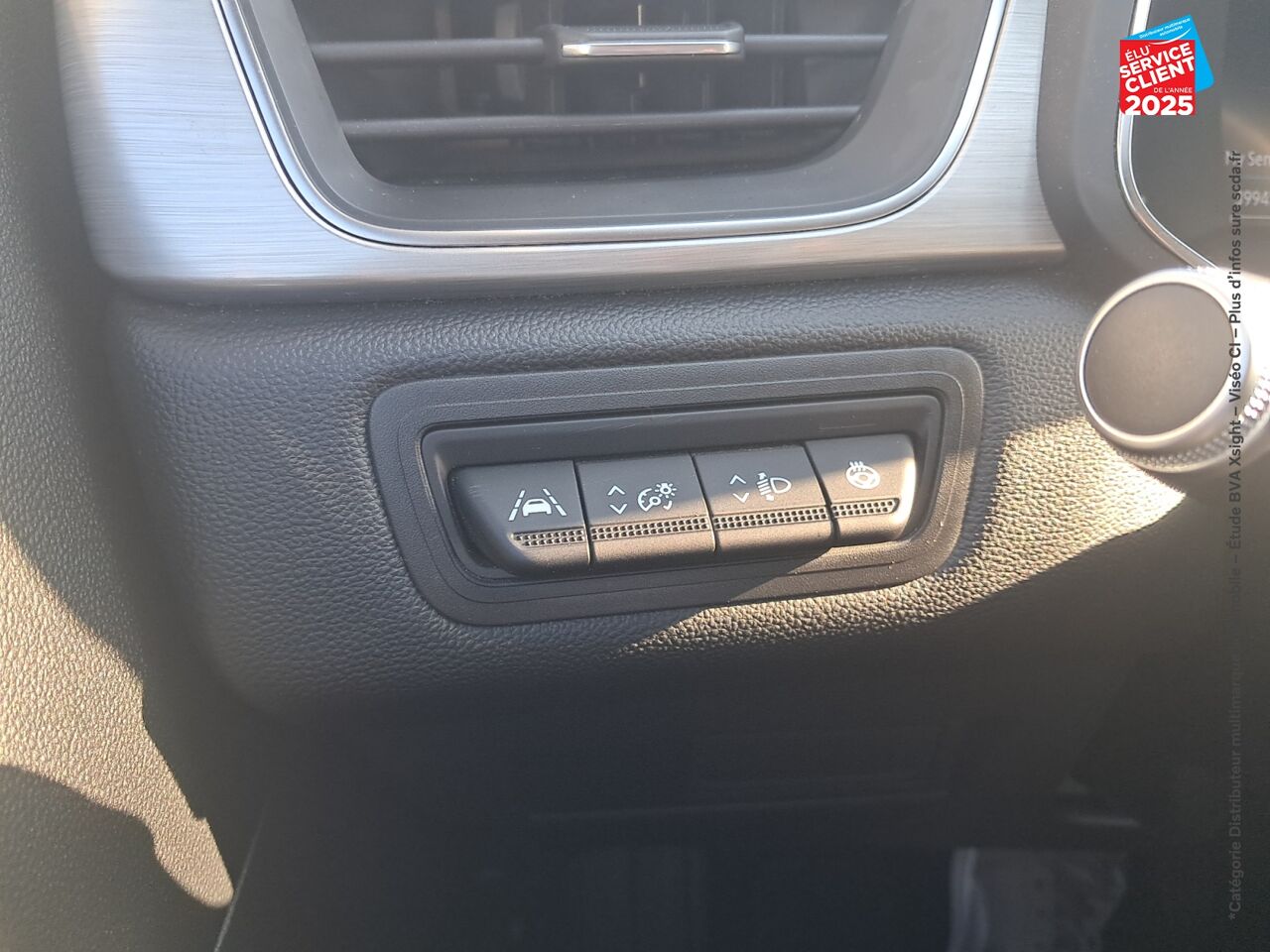 Véhicule d'occasion RENAULT CAPTUR 1.3 TCE 140CH FAP INTENS EDC -21 chez Opel Bar le Duc