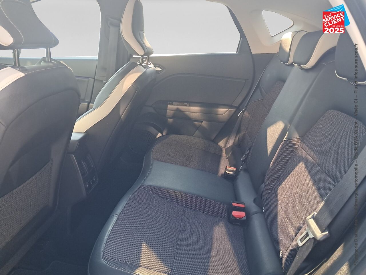 Véhicule d'occasion RENAULT CAPTUR 1.3 TCE 140CH FAP INTENS EDC -21 chez Opel Bar le Duc