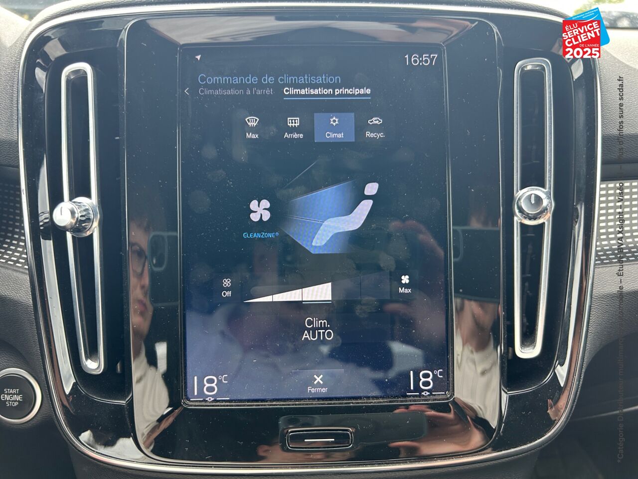 Véhicule d'occasion VOLVO XC40 T2 129CH R-DESIGN GPS CAMERA CARPLAY chez Volvo Strasbourg