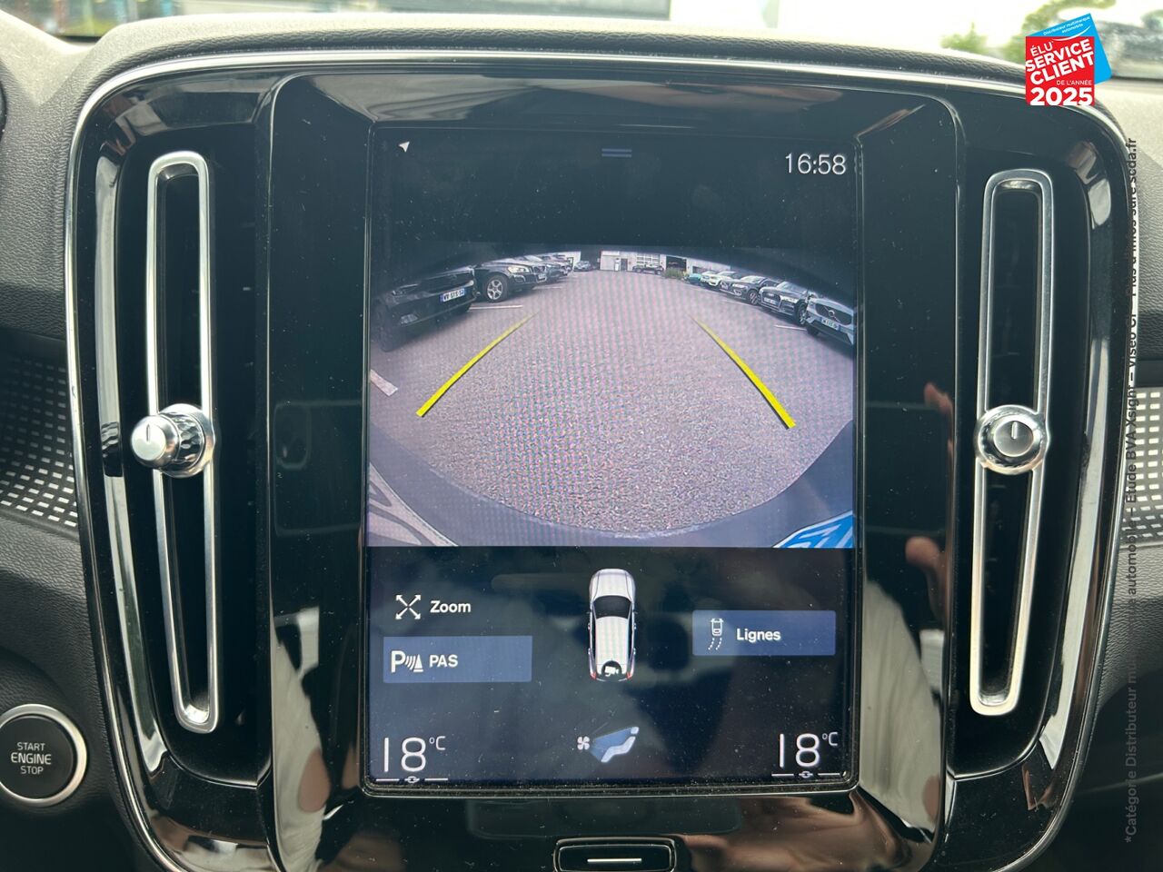 Véhicule d'occasion VOLVO XC40 T2 129CH R-DESIGN GPS CAMERA CARPLAY chez Volvo Strasbourg