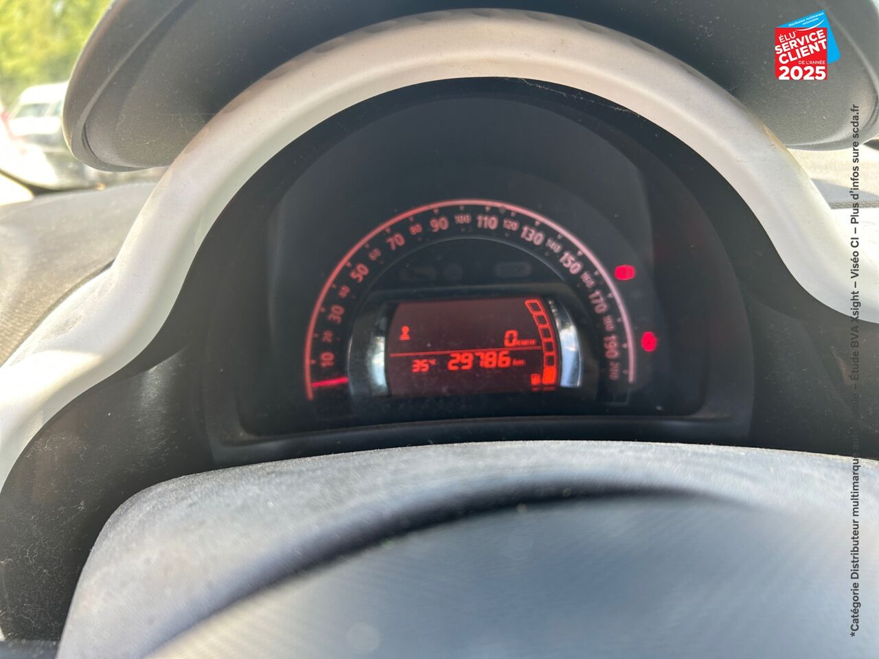 Véhicule d'occasion RENAULT TWINGO 1.0 SCE 65CH ZEN - 21MY chez Nissan Dijon