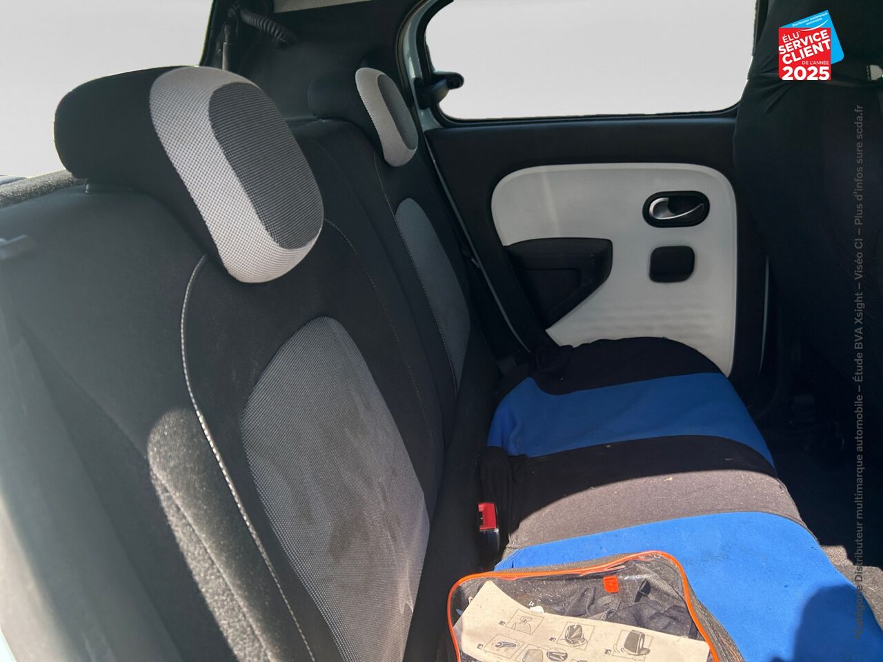 Véhicule d'occasion RENAULT TWINGO 1.0 SCE 65CH ZEN - 21MY chez Nissan Dijon