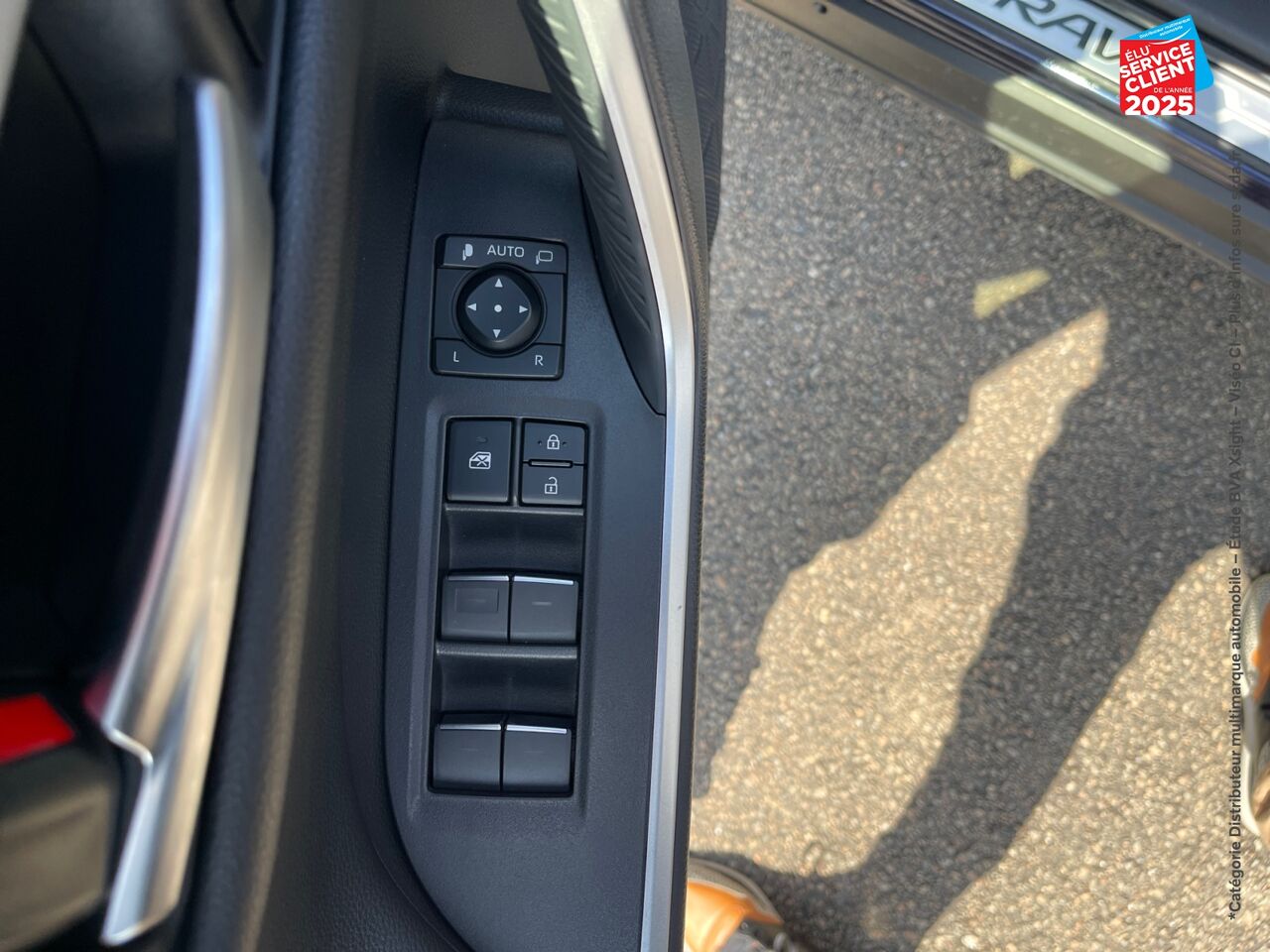 Véhicule d'occasion TOYOTA RAV4 2.5 HYBRIDE 218CH LOUNGE 2WD MY23 chez Toyota Verdun