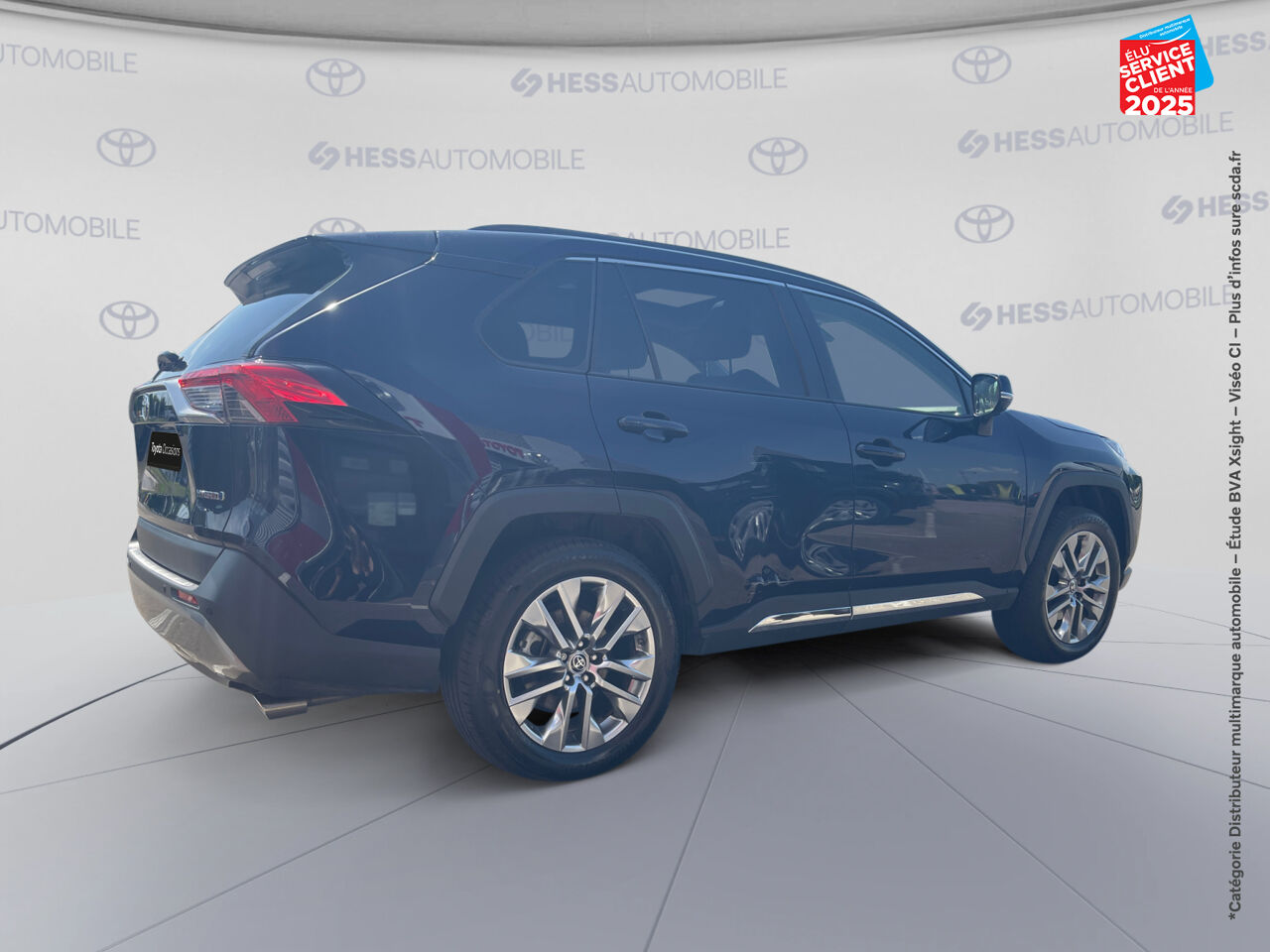 Véhicule d'occasion TOYOTA RAV4 2.5 HYBRIDE 218CH LOUNGE 2WD MY23 chez Toyota Verdun