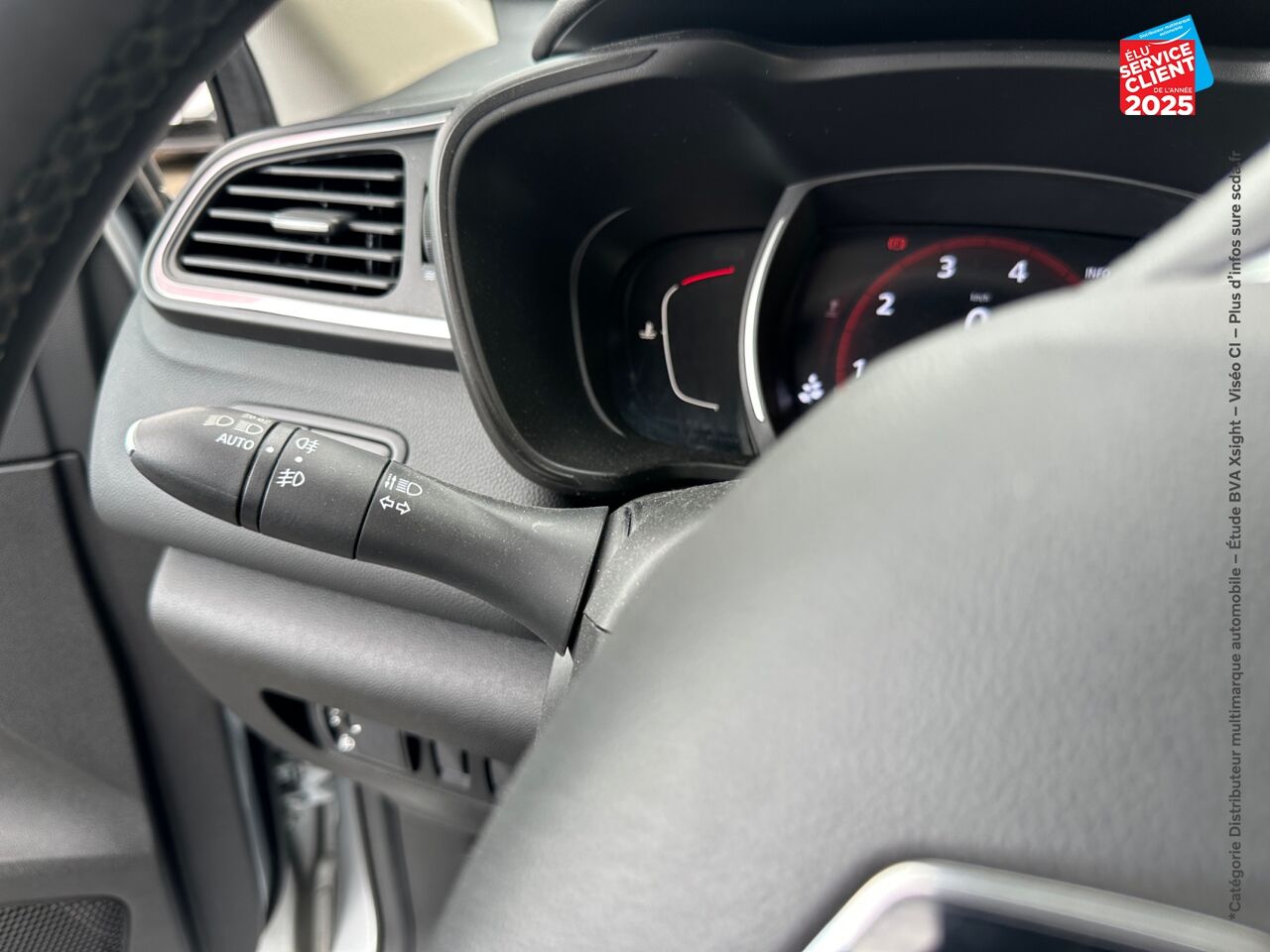 Véhicule d'occasion RENAULT KADJAR 1.3 TCE 140CH FAP EVOLUTION chez Renault Sélestat