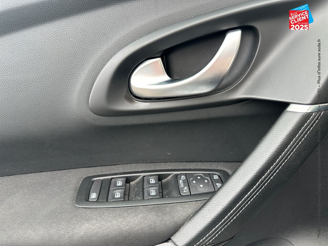 Véhicule d'occasion RENAULT KADJAR 1.3 TCE 140CH FAP EVOLUTION chez Renault Sélestat