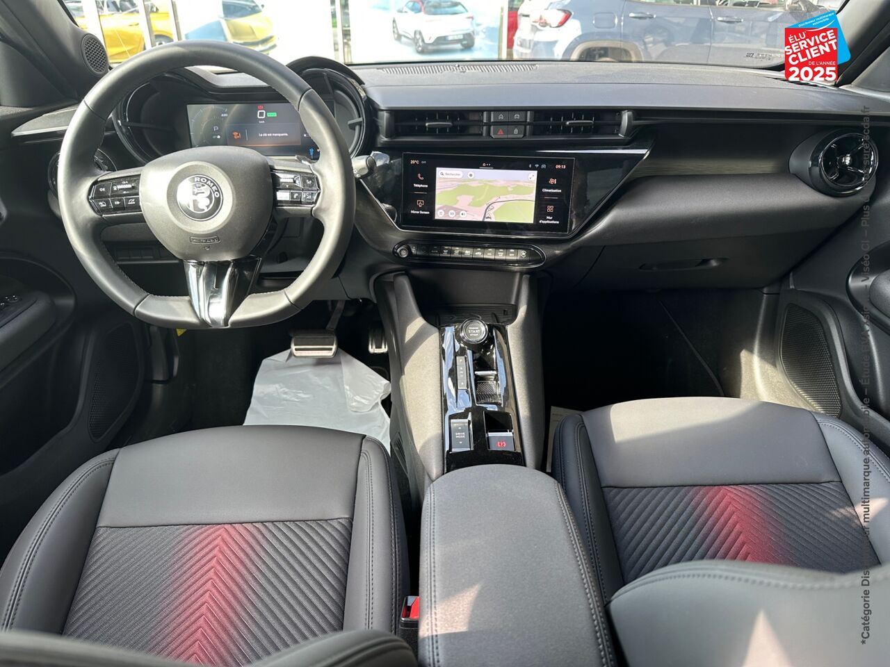 Véhicule d'occasion ALFA ROMEO JUNIOR ELETTRICA 156CH PREMIUM chez Renault Strasbourg