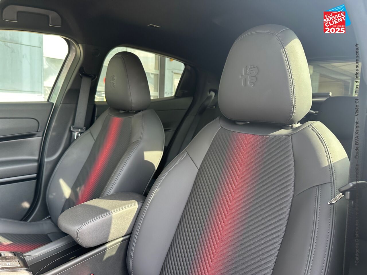 Véhicule d'occasion ALFA ROMEO JUNIOR ELETTRICA 156CH PREMIUM chez Renault Strasbourg