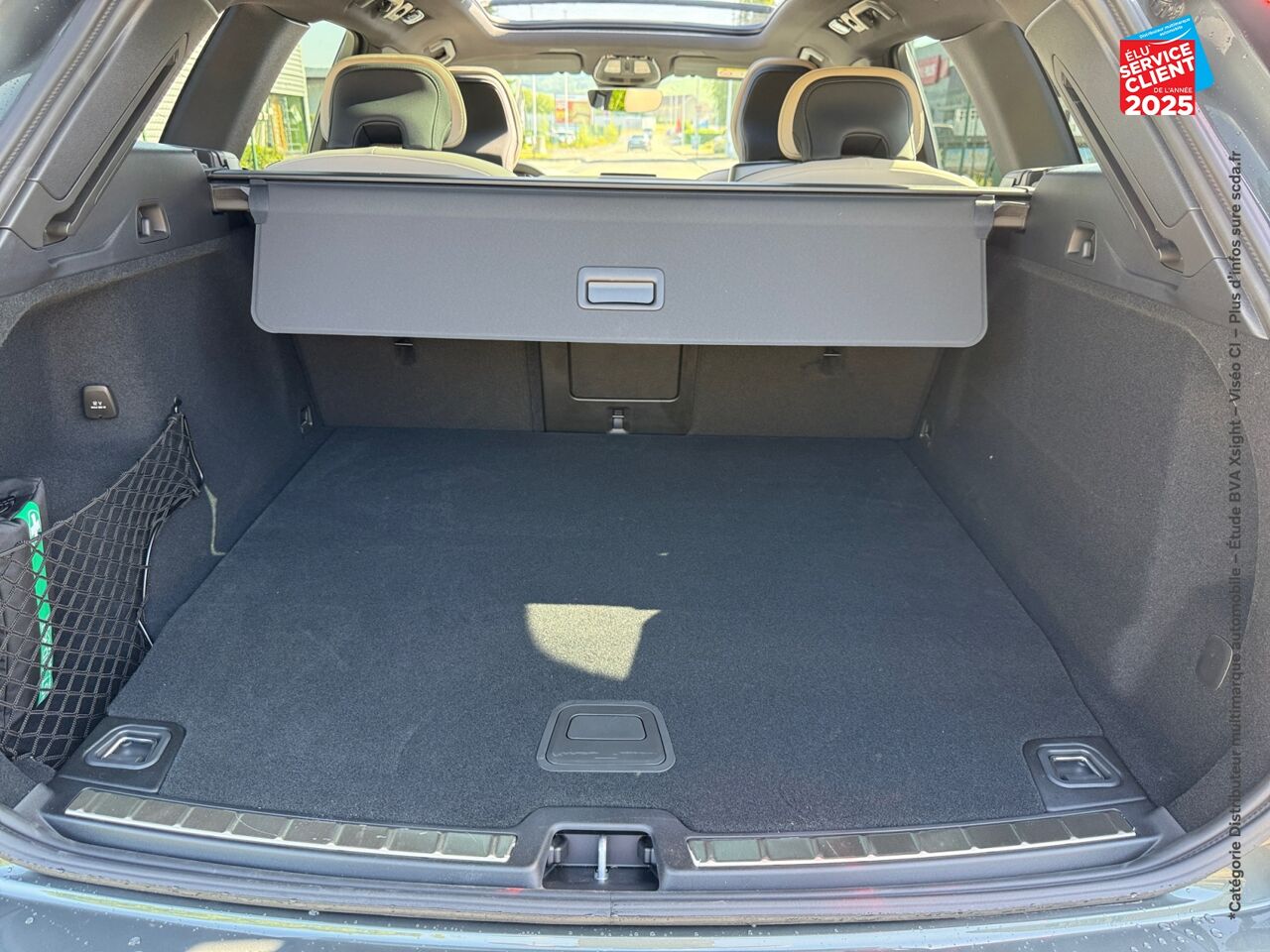 Véhicule d'occasion VOLVO XC60 T6 HYBRIDE RECHARGEABLE 350CH ULTRA STYLE DARK GEARTRONIC 8 AWD chez Volvo Epernay