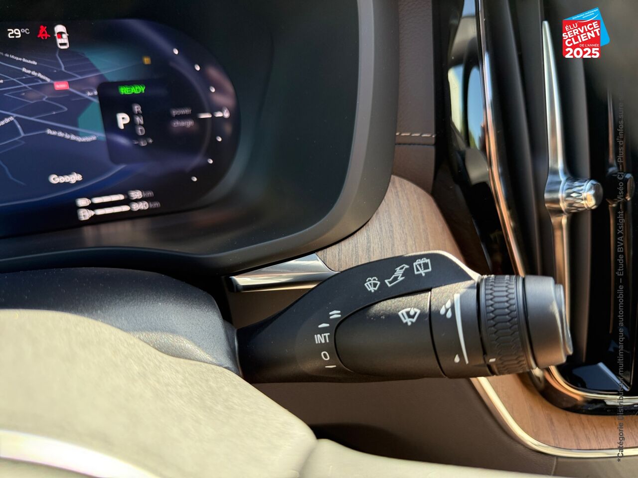 Véhicule d'occasion VOLVO XC60 T6 HYBRIDE RECHARGEABLE 350CH ULTRA STYLE DARK GEARTRONIC 8 AWD chez Volvo Epernay
