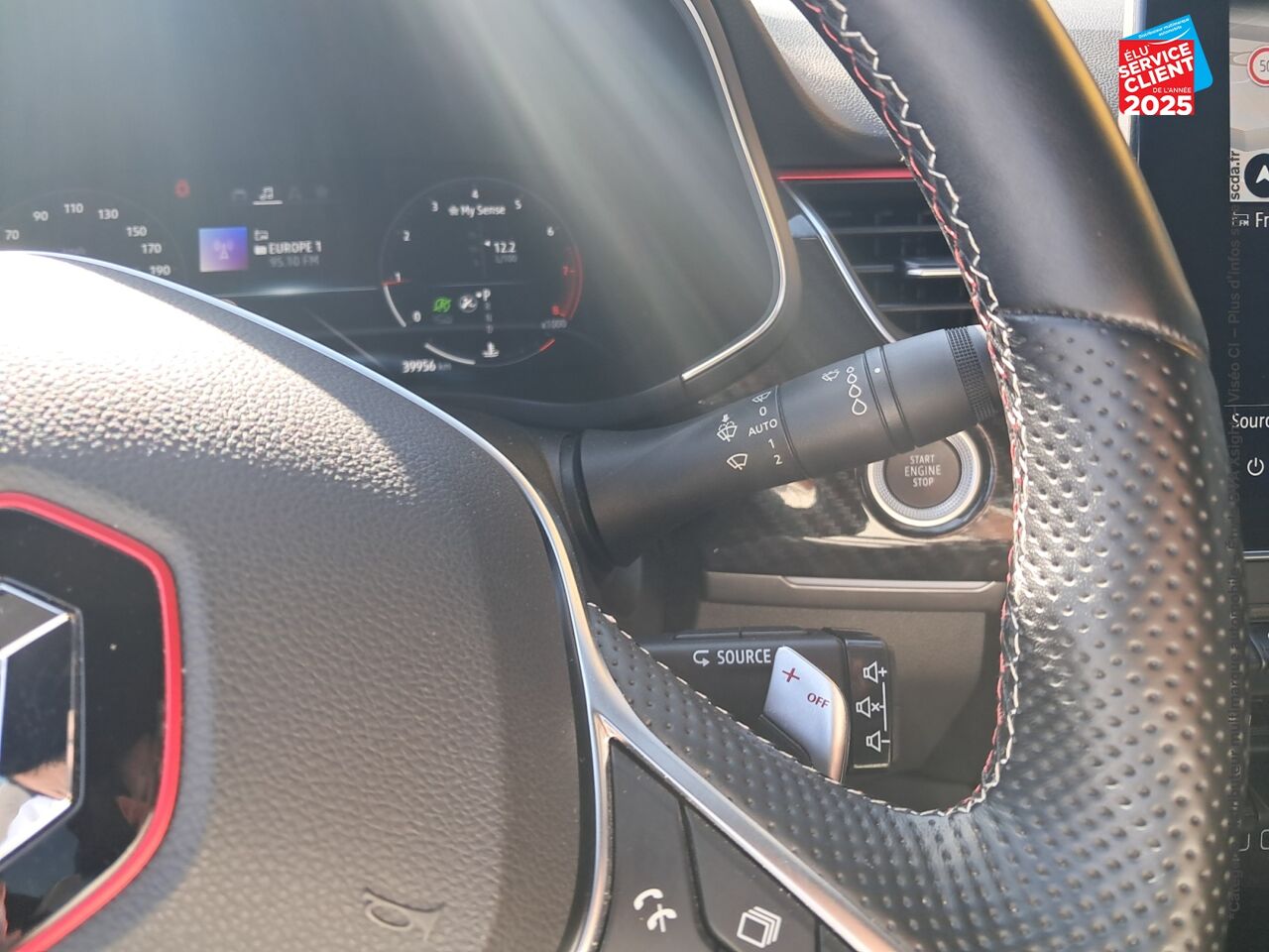 Véhicule d'occasion RENAULT ARKANA 1.3 TCE MILD HYBRID 140CH RS LINE EDC -22 SIEGES CHAUF GPS CAMERA chez Toyota Forbach