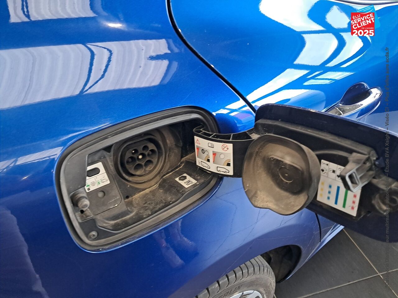 Véhicule d'occasion RENAULT MEGANE 1.6 E-TECH PLUG-IN 160CH RS LINE -21N TOUVRANT SIEGES CHAUF GPS BOSE chez Renault Montbéliard