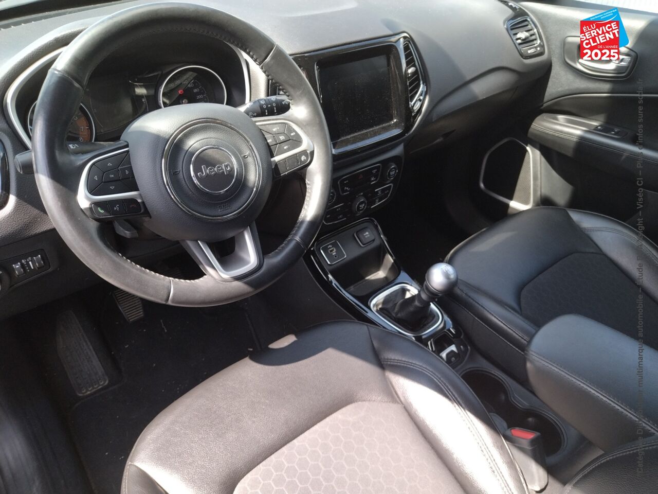 Véhicule d'occasion JEEP COMPASS 1.4 MULTIAIR II 140CH BROOKLYN EDITION 4X2 GPS CAMERA ATTELAGE chez Peugeot Charleville