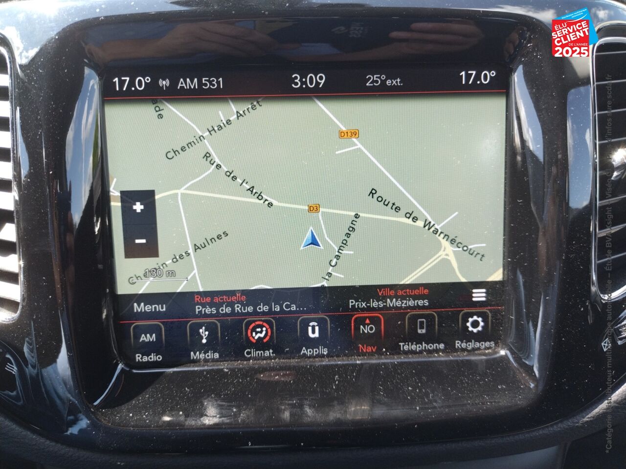 Véhicule d'occasion JEEP COMPASS 1.4 MULTIAIR II 140CH BROOKLYN EDITION 4X2 GPS CAMERA ATTELAGE chez Peugeot Charleville