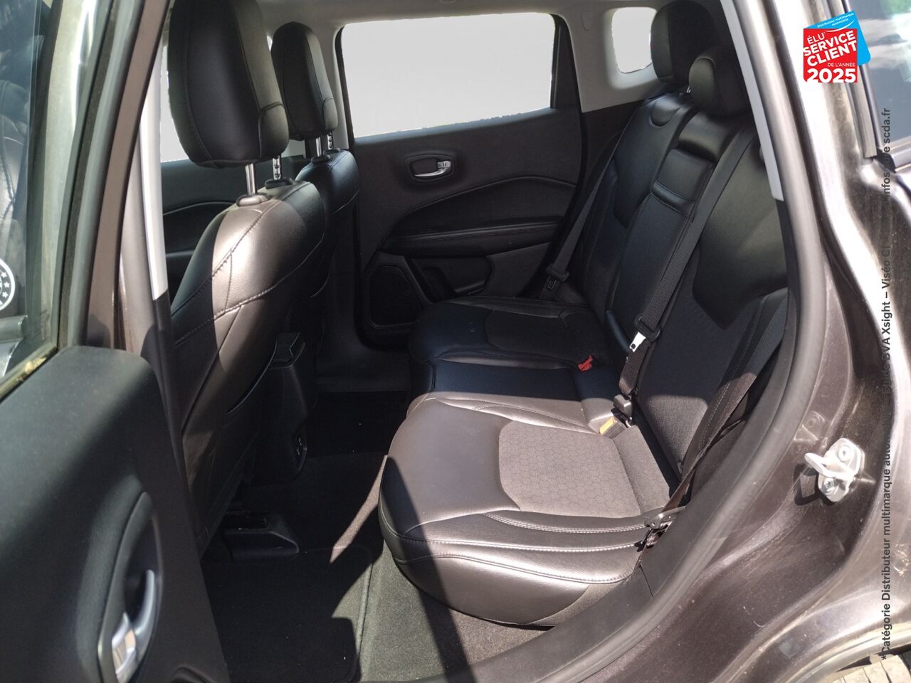 Véhicule d'occasion JEEP COMPASS 1.4 MULTIAIR II 140CH BROOKLYN EDITION 4X2 GPS CAMERA ATTELAGE chez Peugeot Charleville