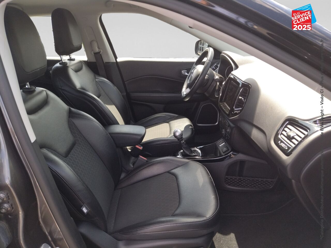 Véhicule d'occasion JEEP COMPASS 1.4 MULTIAIR II 140CH BROOKLYN EDITION 4X2 GPS CAMERA ATTELAGE chez Peugeot Charleville