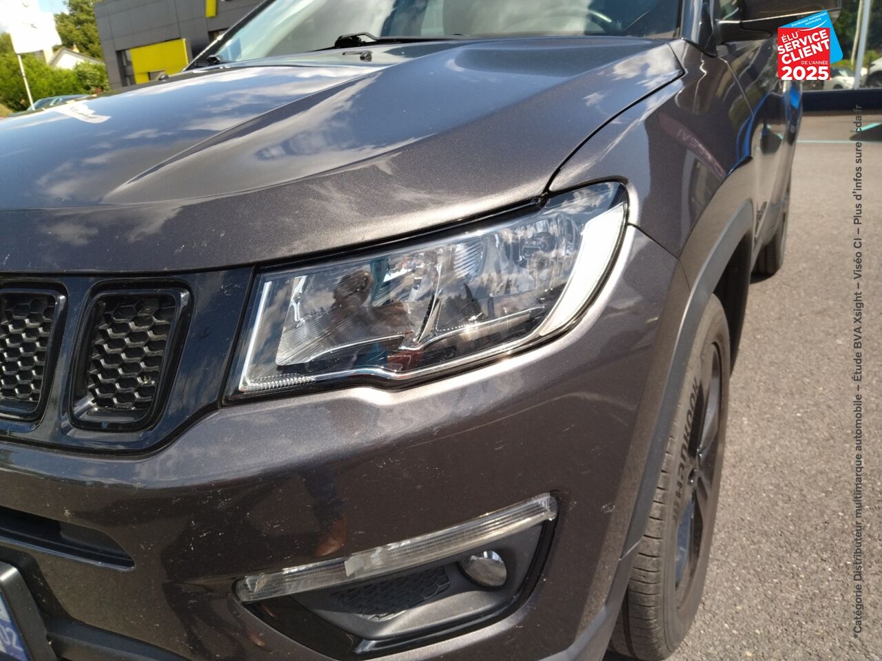 Véhicule d'occasion JEEP COMPASS 1.4 MULTIAIR II 140CH BROOKLYN EDITION 4X2 GPS CAMERA ATTELAGE chez Peugeot Charleville
