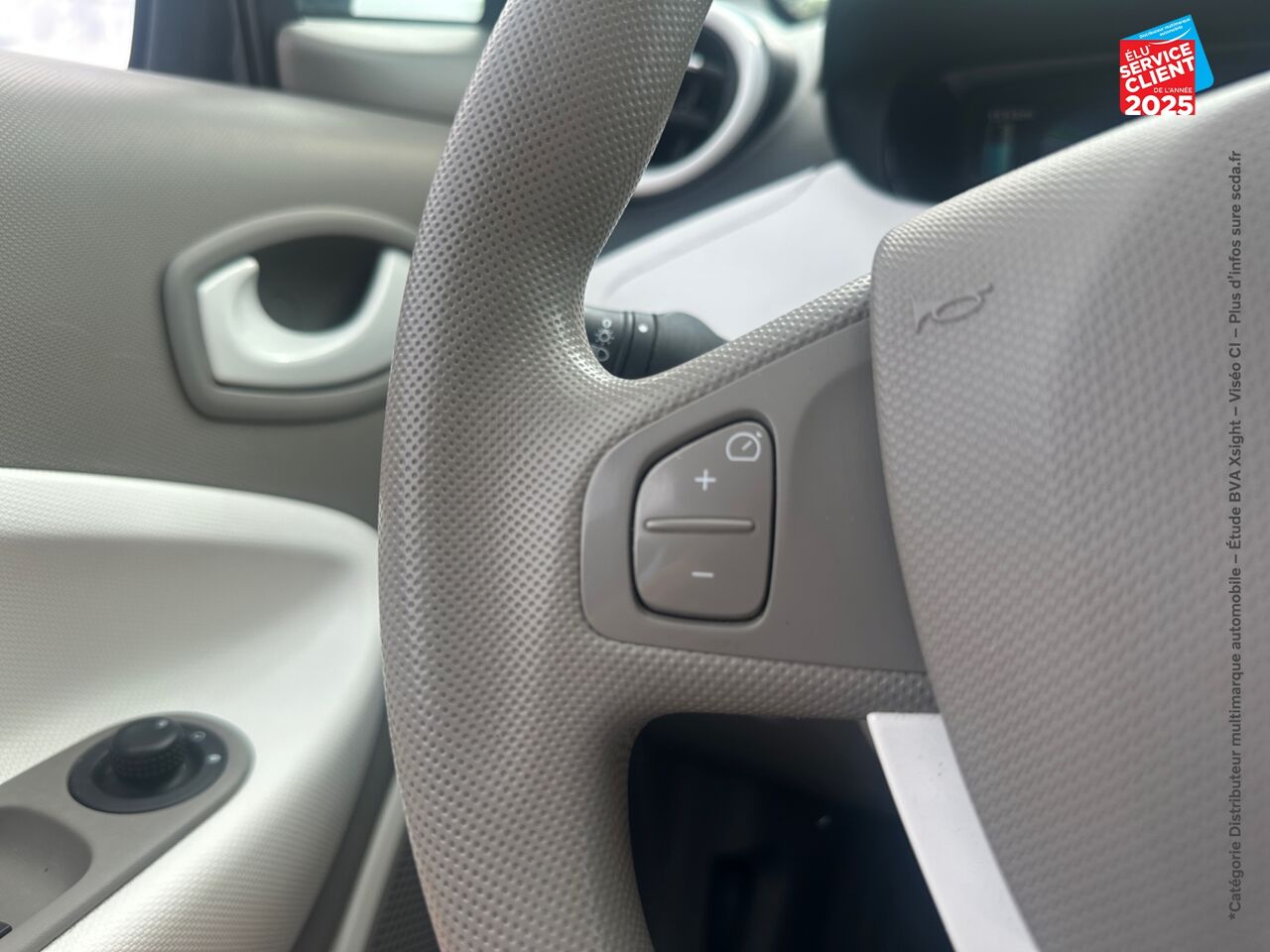 Véhicule d'occasion RENAULT ZOE LIFE CHARGE NORMALE R90 MY19 chez Renault Sélestat