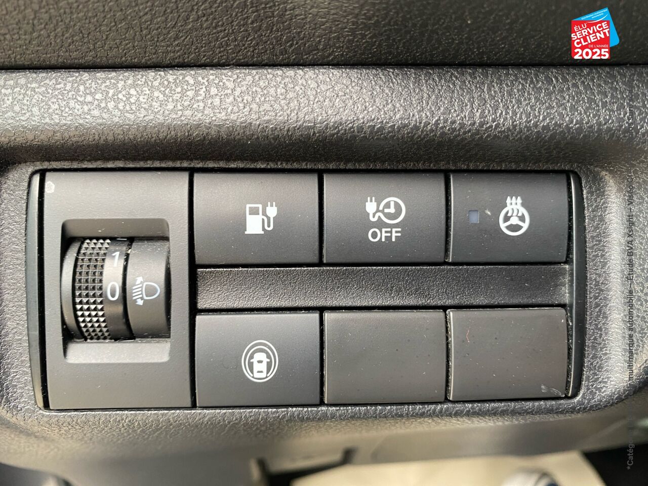Véhicule d'occasion NISSAN LEAF 217CH E+ 62KWH N-CONNECTA 22 SIEGES CHAUF GPS chez Nissan Dijon