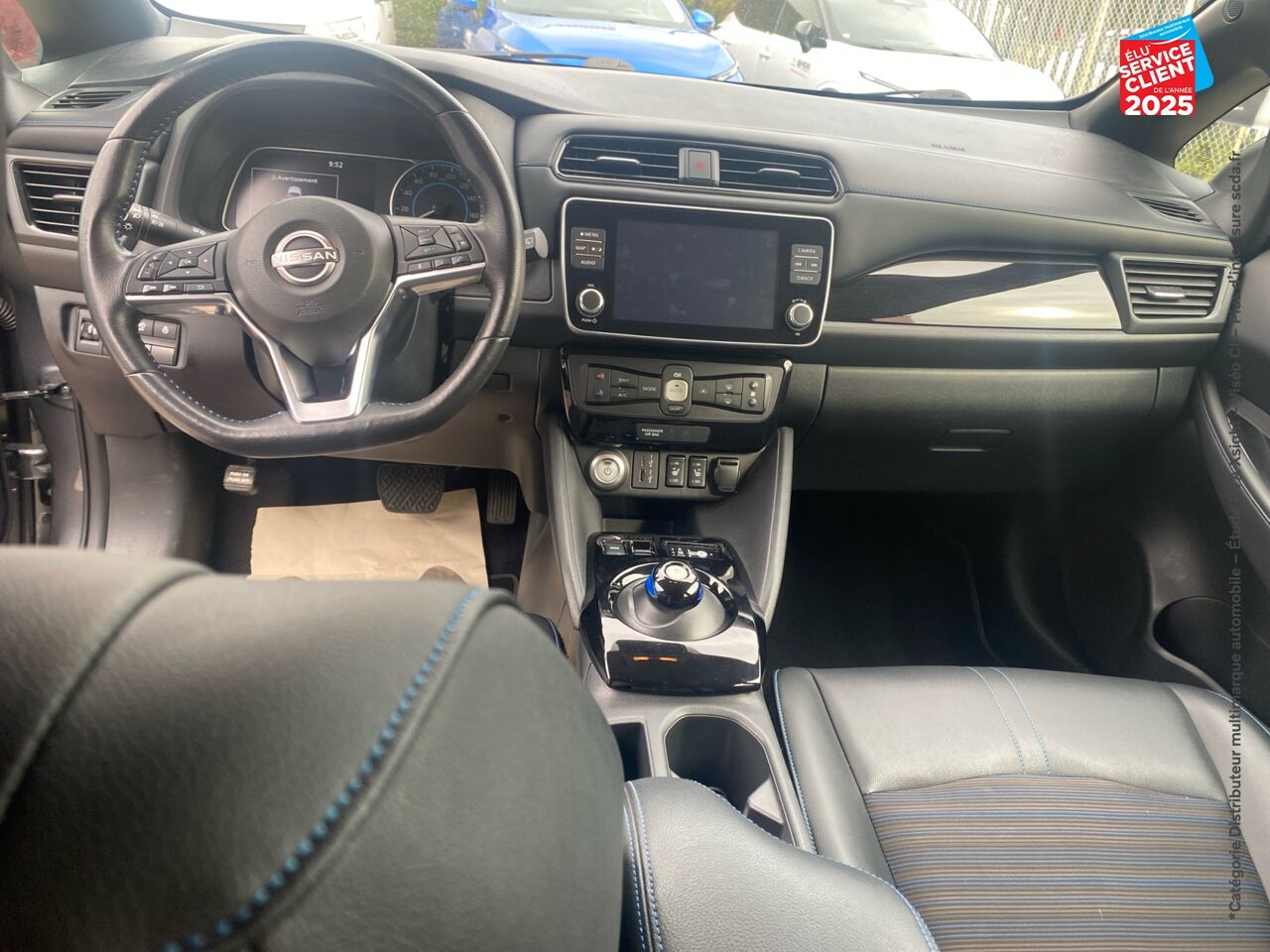Véhicule d'occasion NISSAN LEAF 217CH E+ 62KWH N-CONNECTA 22 SIEGES CHAUF GPS chez Nissan Dijon