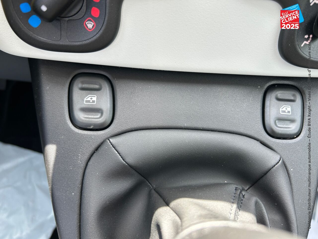 Véhicule d'occasion FIAT PANDA CLASSIC 1.0 70CH BSG SS PANDINA chez Nissan Colmar