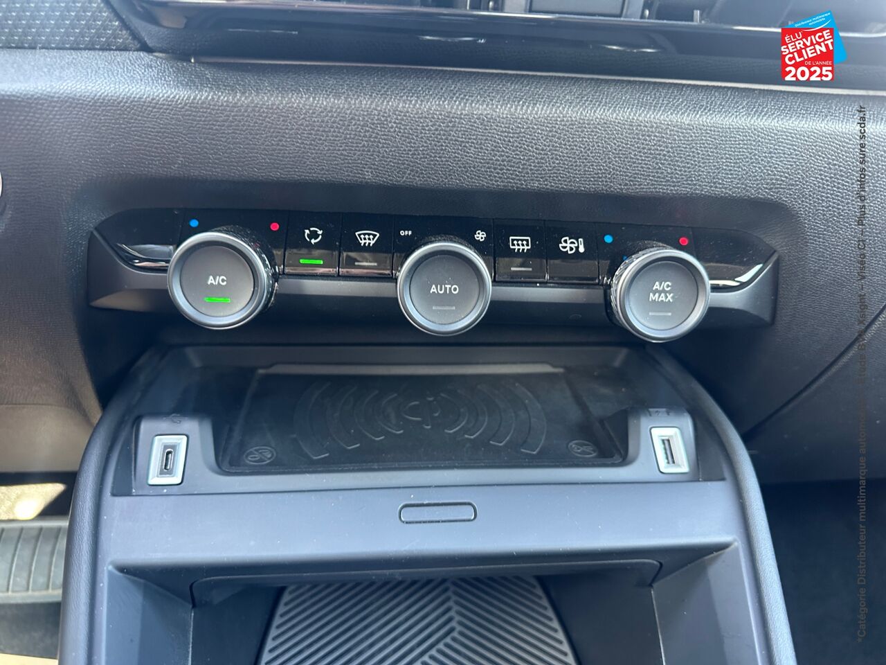 Véhicule d'occasion CITROEN C4 BLUEHDI 130CH S/S SHINE PACK EAT8 CAMERA HUD chez Hyundai Mulhouse