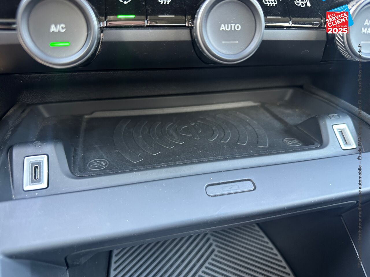 Véhicule d'occasion CITROEN C4 BLUEHDI 130CH S/S SHINE PACK EAT8 CAMERA HUD chez Hyundai Mulhouse