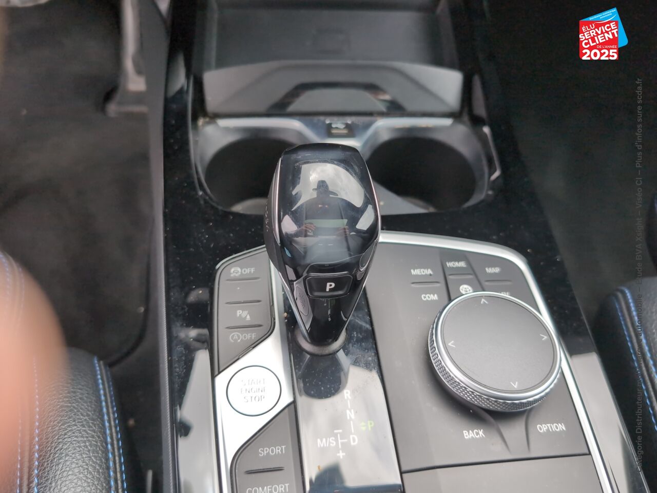 Véhicule d'occasion BMW SERIE 1 118IA 136CH M SPORT DKG7 SIEGES CHAUF/CUIR GPS CAMERA CARPLAY chez Land Rover Strasbourg