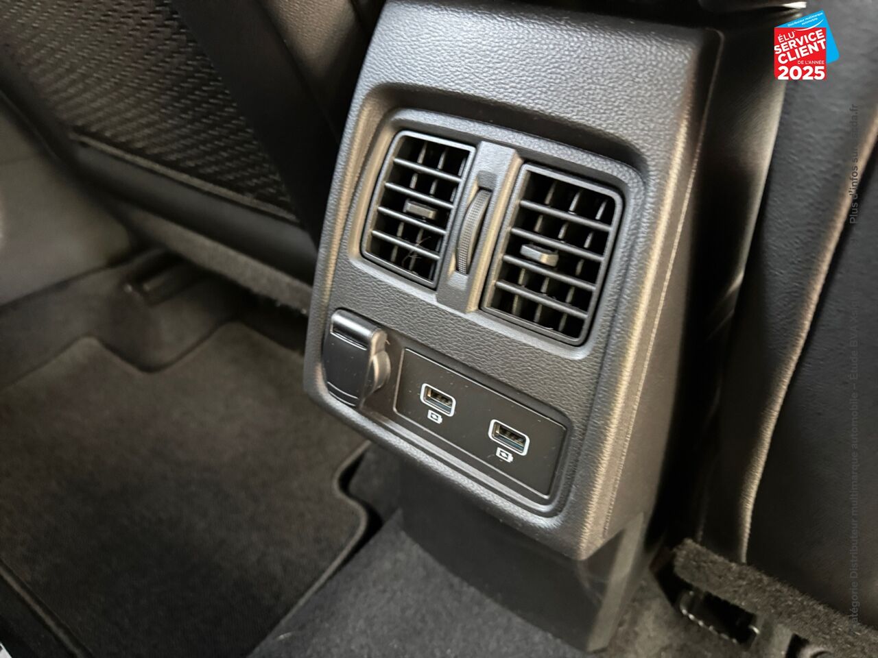 Véhicule d'occasion RENAULT CAPTUR 1.3 TCE 140CH FAP INTENS EDC -21 GPS CAMERA chez Renault Sélestat