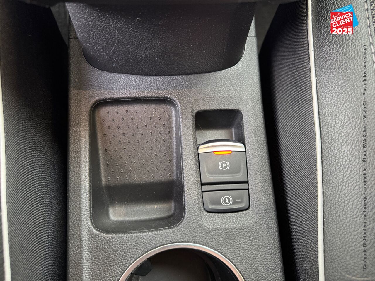 Véhicule d'occasion RENAULT CAPTUR 1.3 TCE 140CH FAP INTENS EDC -21 GPS CAMERA chez Renault Sélestat