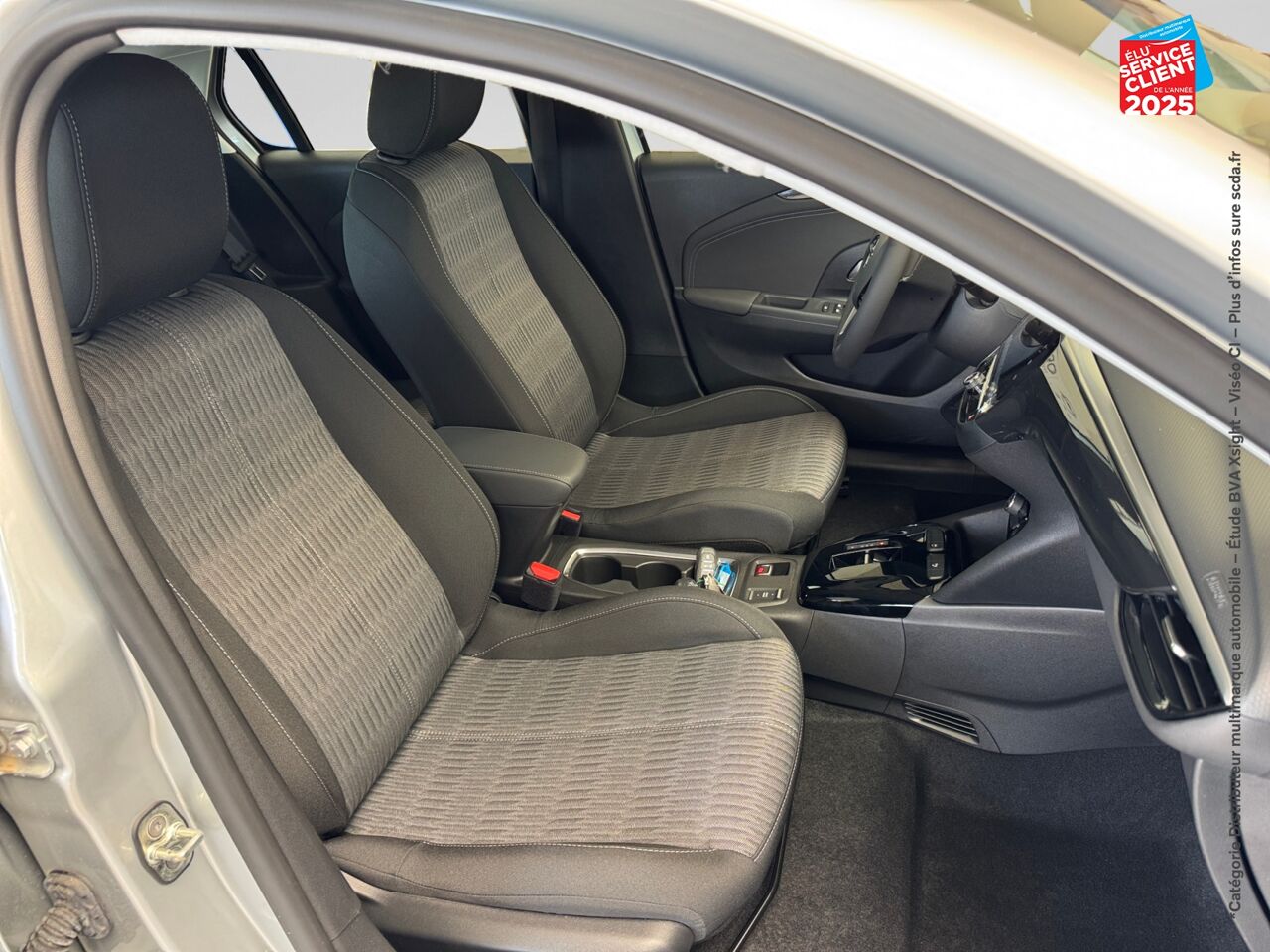 Véhicule d'occasion OPEL CORSA ELECTRIC 136CH BUSINESS chez Renault Colmar