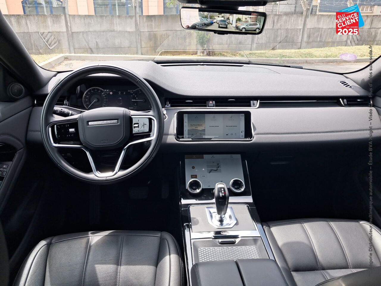 Véhicule d'occasion LAND-ROVER RANGE ROVER EVOQUE 1.5 P300E 309CH BRONZE COLLECTION AWD BVA MARK III TPANO SIEGES CHAUF/CUIR GPS chez BMW Pontarlier